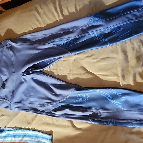 Women's 3 piece outfitleggings, tank top & jacket - Picture 2 of 8